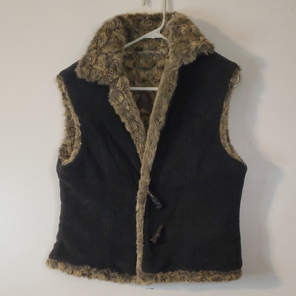 Fjall Wool Blend Faux Fur Vest Womens Size Med Reversible Fuzzy Qarm - Picture 1 of 10